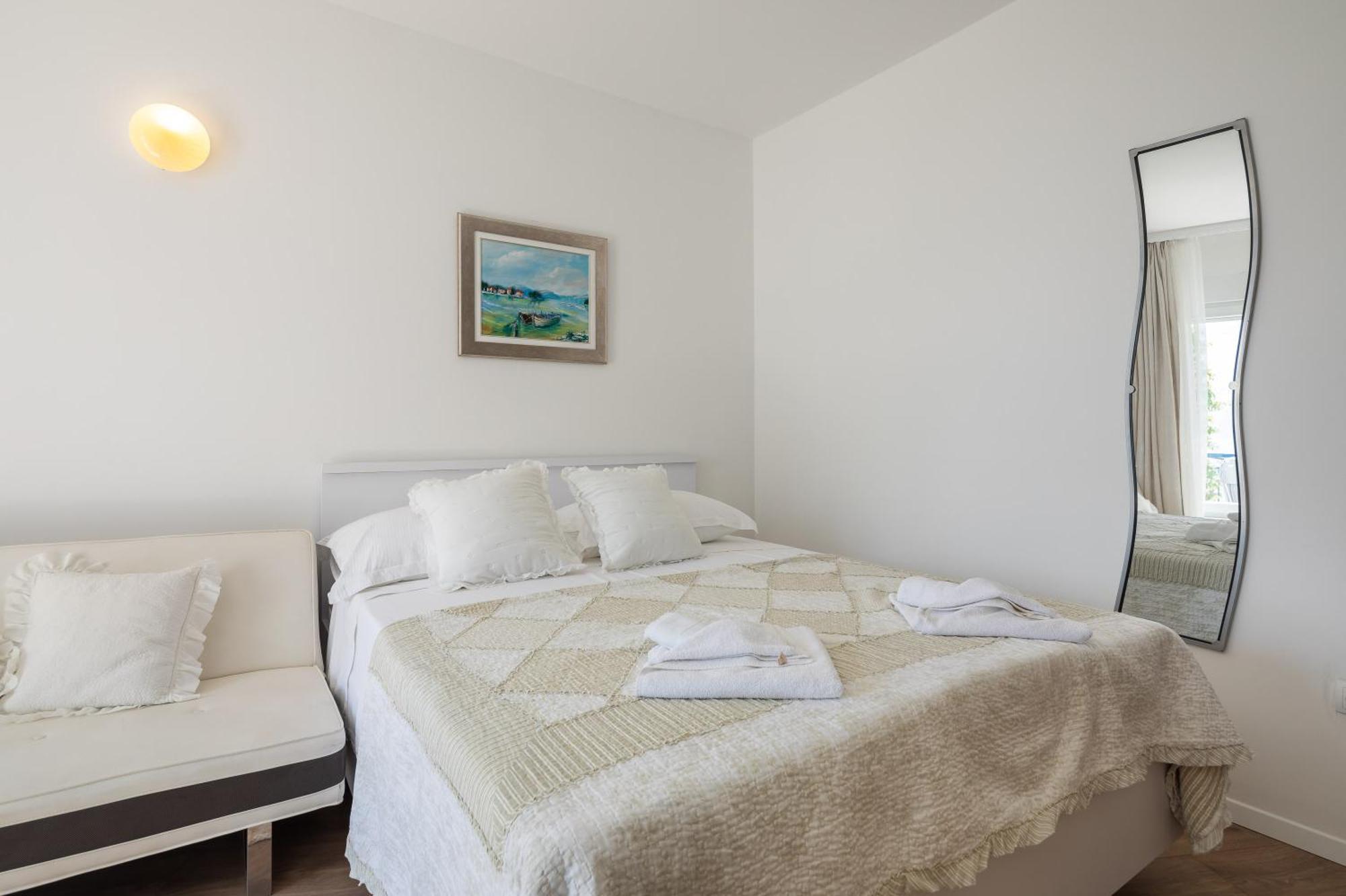 Caleta Seaview Suites II - Pool & Jacuzzi Lokva Rogoznica Extérieur photo